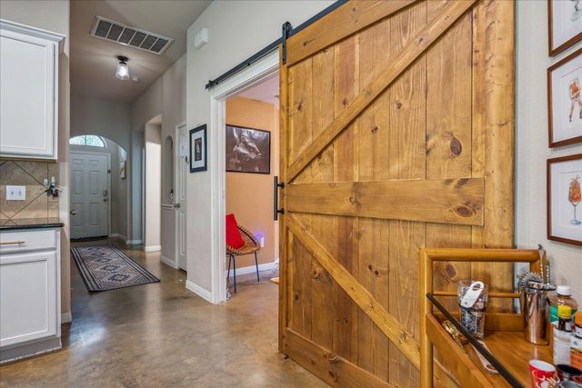 7104 Bay City BND, Austin, TX 78725