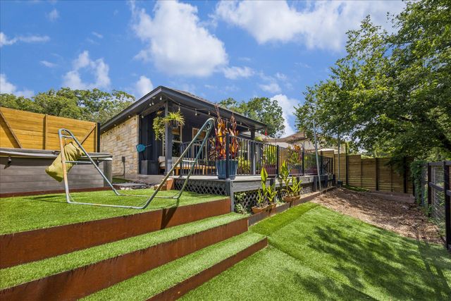 7104 Bay City BND, Austin, TX 78725