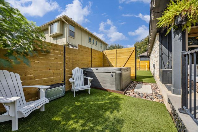 7104 Bay City BND, Austin, TX 78725