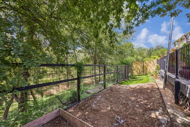 7104 Bay City BND, Austin, TX 78725
