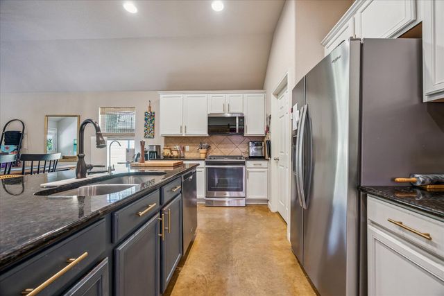 7104 Bay City BND, Austin, TX 78725