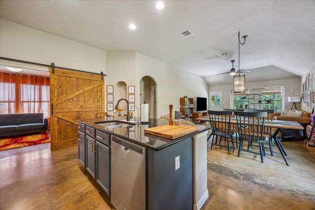 7104 Bay City BND, Austin, TX 78725