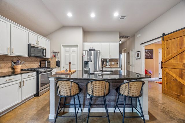 7104 Bay City BND, Austin, TX 78725