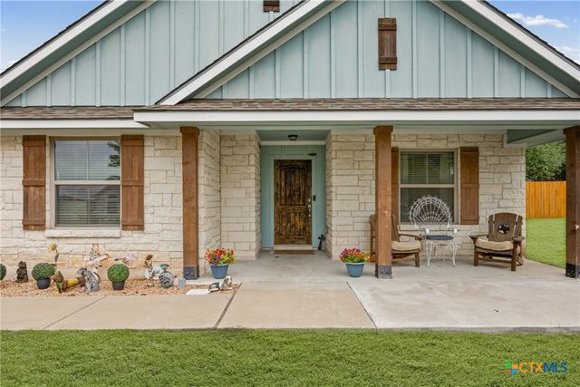 1701 Meadow Lane, Lockhart, TX 78644