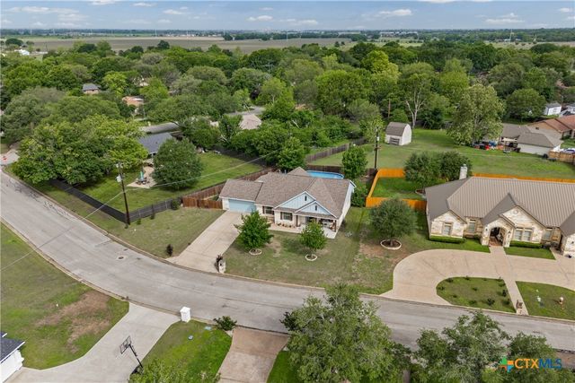 1701 Meadow Lane, Lockhart, TX 78644