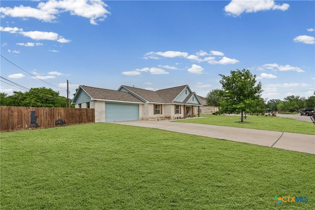 1701 Meadow Lane, Lockhart, TX 78644