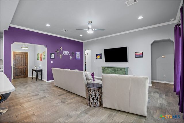 1701 Meadow Lane, Lockhart, TX 78644