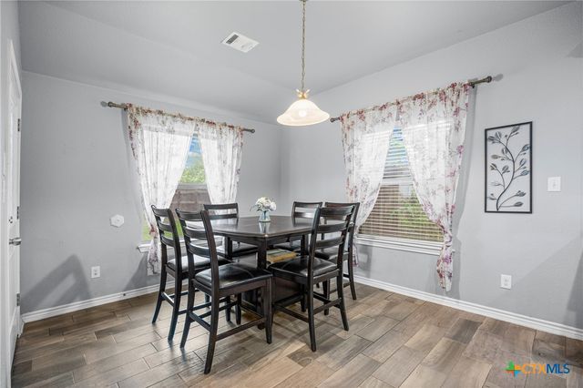 1701 Meadow Lane, Lockhart, TX 78644
