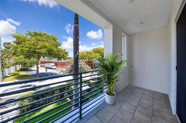 1025 NE 18th Ave 104, Fort Lauderdale, FL 33304