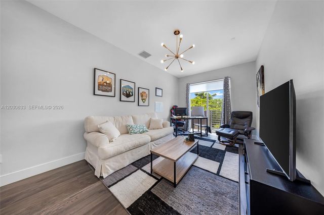 1025 NE 18th Ave 104, Fort Lauderdale, FL 33304