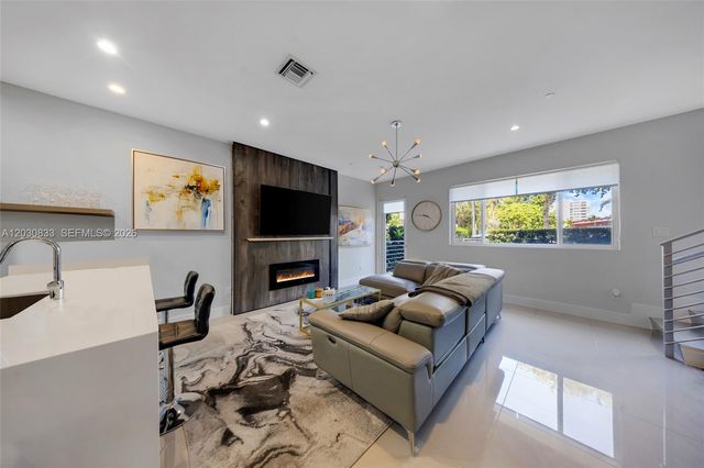 1025 NE 18th Ave 104, Fort Lauderdale, FL 33304