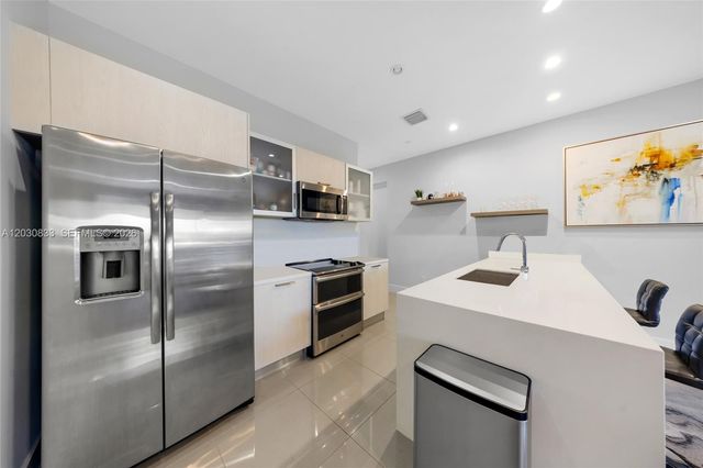 1025 NE 18th Ave 104, Fort Lauderdale, FL 33304