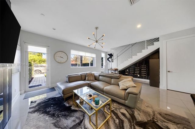 1025 NE 18th Ave 104, Fort Lauderdale, FL 33304