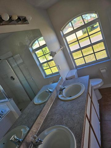 570 Ontario Street NW, Palm Bay, FL 32907