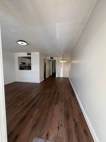 9141 Sunrise Lakes Boulevard 115, Sunrise, FL 33322