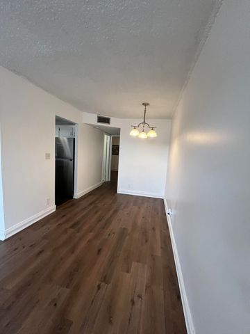 9141 Sunrise Lakes Boulevard 115, Sunrise, FL 33322