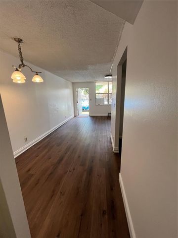9141 Sunrise Lakes Boulevard 115, Sunrise, FL 33322