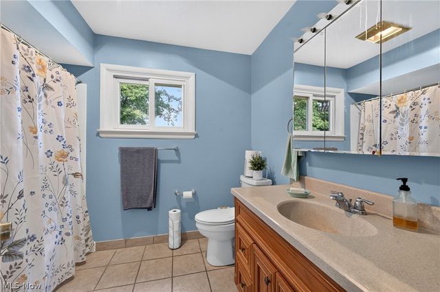 39127 Gardenside Drive, Willoughby, OH 44094