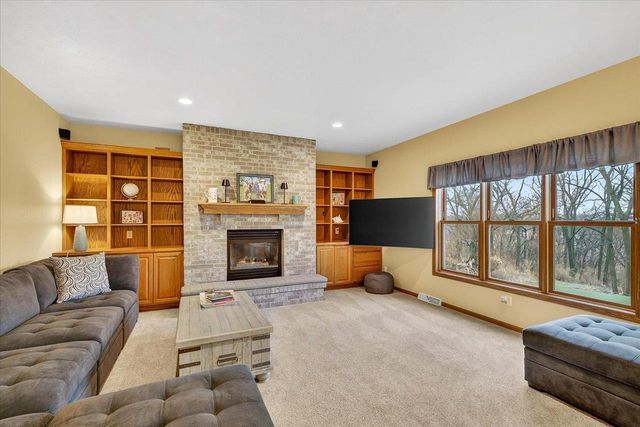 N9181 Cardinal Crest Lane, New Glarus, WI 53574
