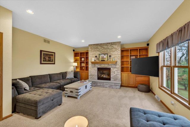 N9181 Cardinal Crest Lane, New Glarus, WI 53574