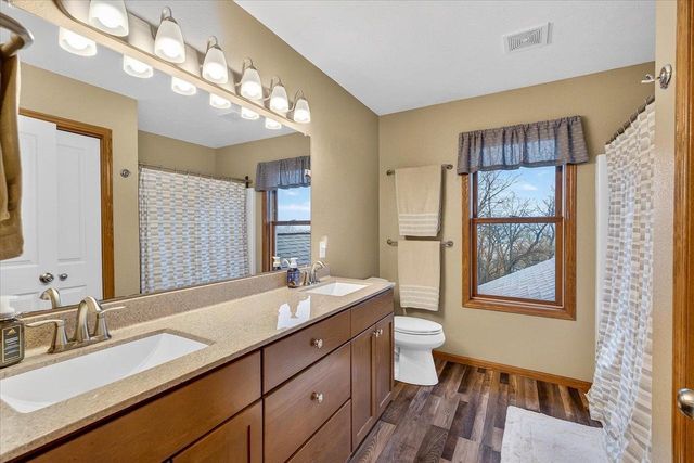N9181 Cardinal Crest Lane, New Glarus, WI 53574