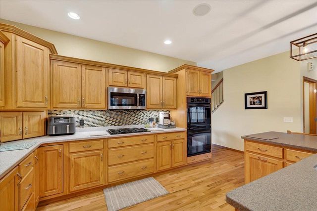 N9181 Cardinal Crest Lane, New Glarus, WI 53574