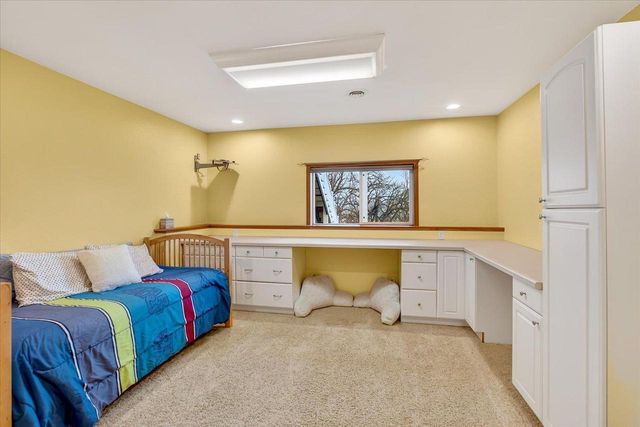 N9181 Cardinal Crest Lane, New Glarus, WI 53574