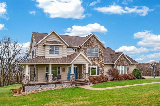 N9181 Cardinal Crest Lane, New Glarus, WI 53574