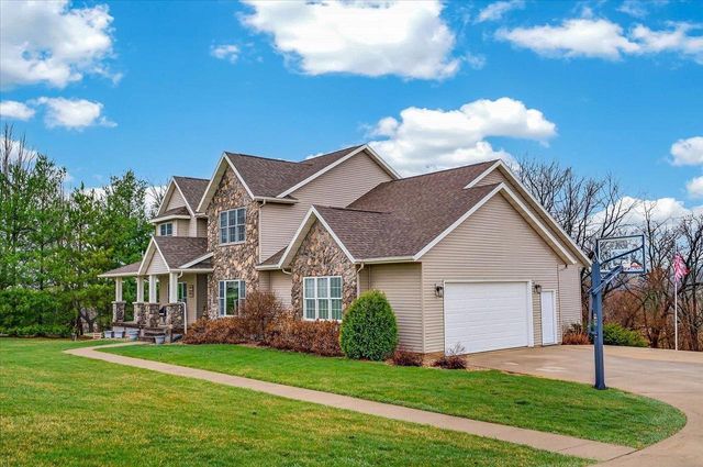 N9181 Cardinal Crest Lane, New Glarus, WI 53574