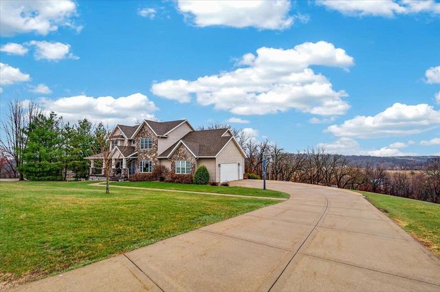 N9181 Cardinal Crest Lane, New Glarus, WI 53574