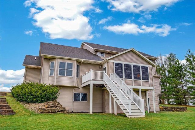 N9181 Cardinal Crest Lane, New Glarus, WI 53574
