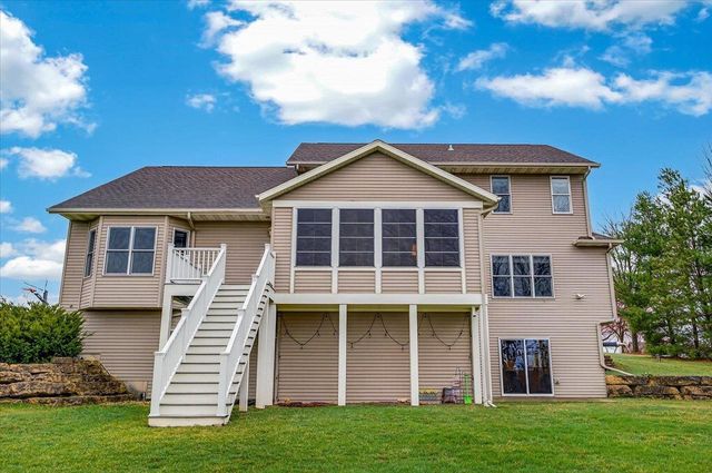 N9181 Cardinal Crest Lane, New Glarus, WI 53574