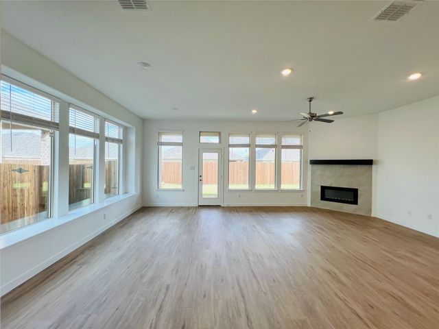 130 Starfall Drive, Princeton, TX 75407