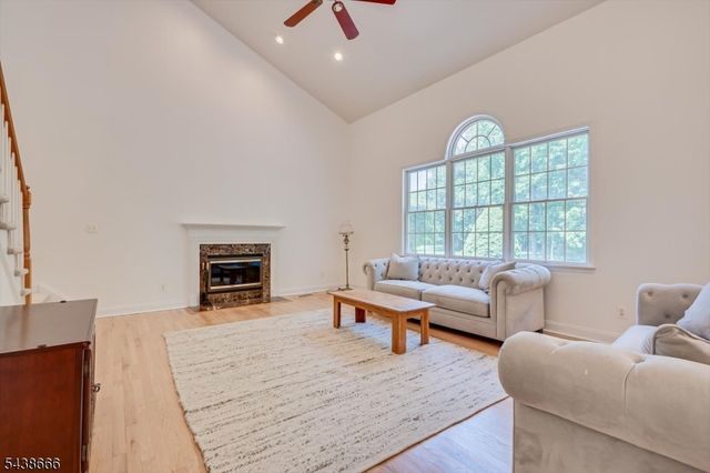 21 Courtside Ln, South Brunswick Twp., NJ 08540