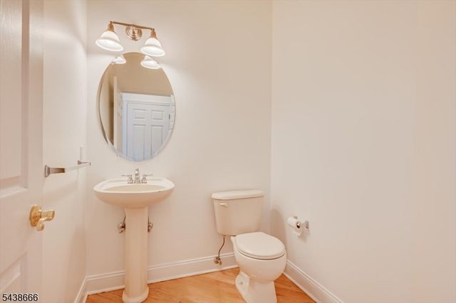 21 Courtside Ln, South Brunswick Twp., NJ 08540