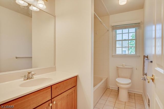 21 Courtside Ln, South Brunswick Twp., NJ 08540