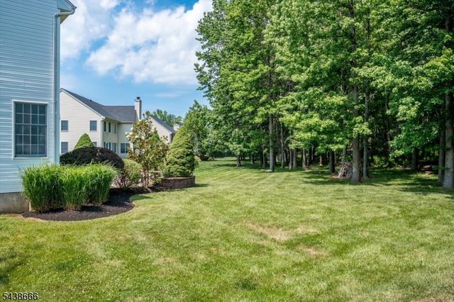 21 Courtside Ln, South Brunswick Twp., NJ 08540