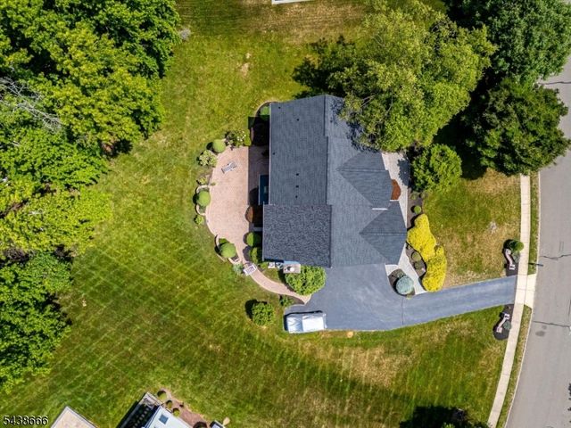 21 Courtside Ln, South Brunswick Twp., NJ 08540