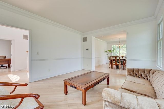 21 Courtside Ln, South Brunswick Twp., NJ 08540