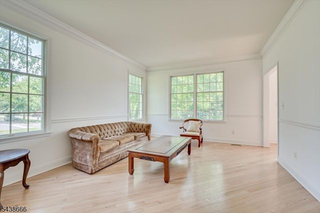 21 Courtside Ln, South Brunswick Twp., NJ 08540