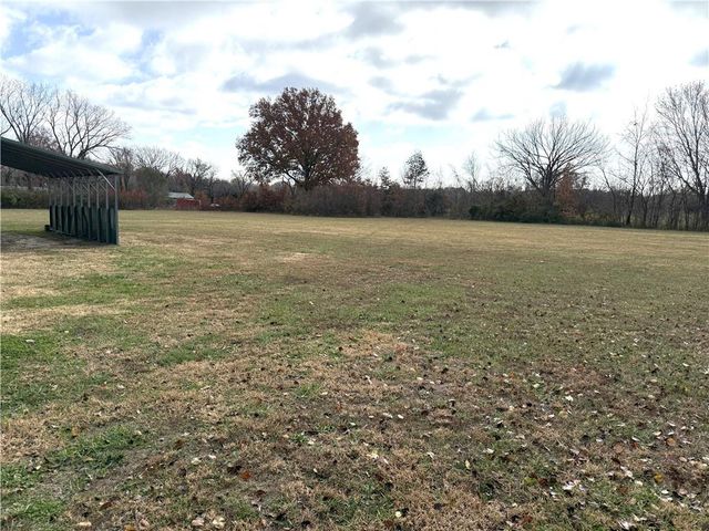 600 S Seventh Street, Deepwater, MO 64740