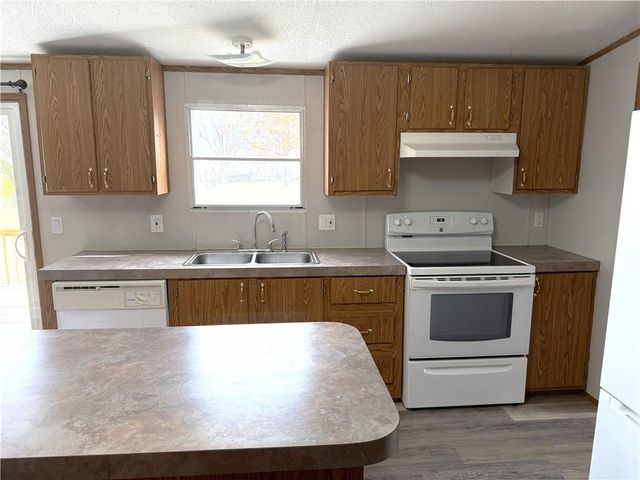 600 S Seventh Street, Deepwater, MO 64740