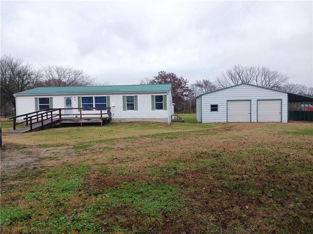 600 S Seventh Street, Deepwater, MO 64740