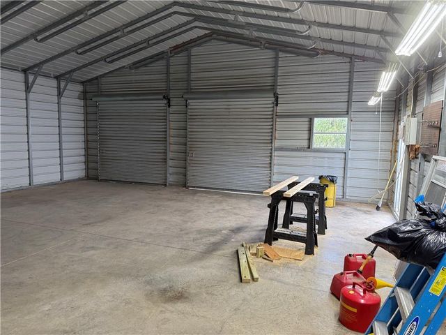 600 S Seventh Street, Deepwater, MO 64740