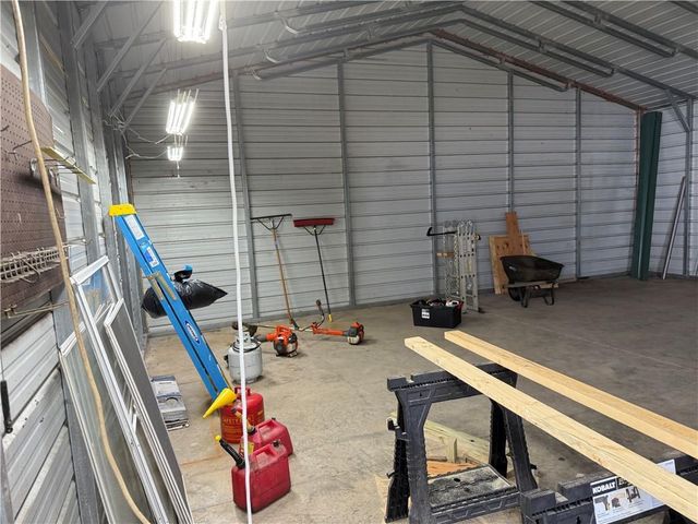 600 S Seventh Street, Deepwater, MO 64740