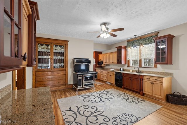 1011 Parriott Avenue, Moundsville, WV 26041