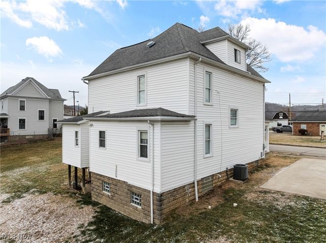 1011 Parriott Avenue, Moundsville, WV 26041