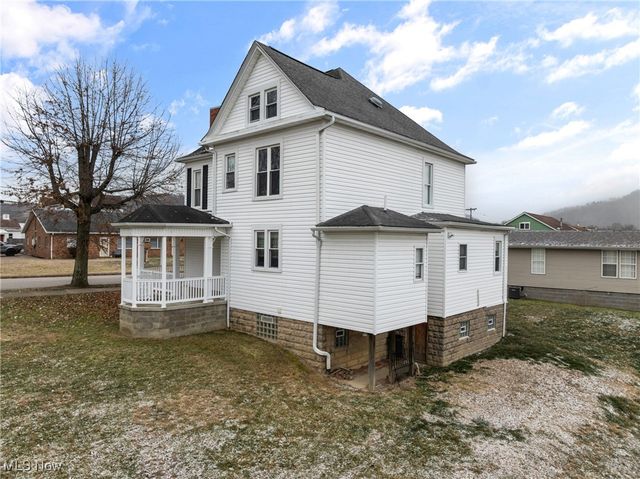1011 Parriott Avenue, Moundsville, WV 26041