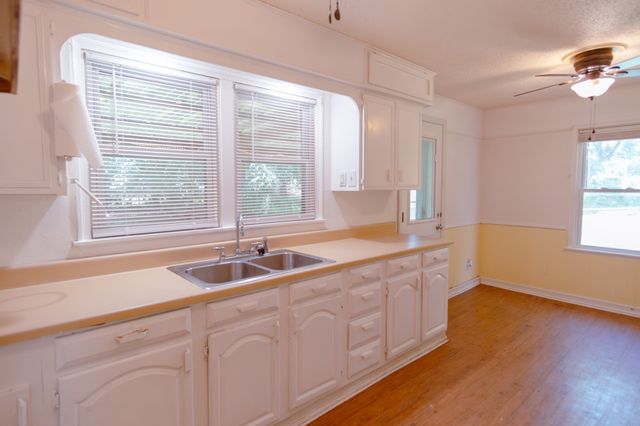 162 W Shreveport Street, Van Alstyne, TX 75495