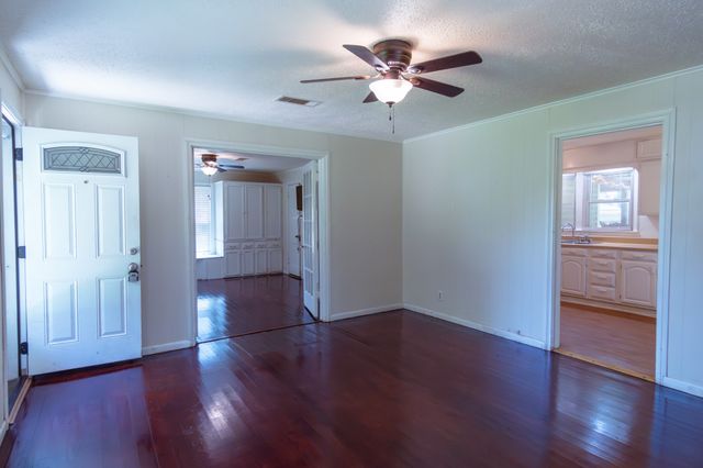 162 W Shreveport Street, Van Alstyne, TX 75495